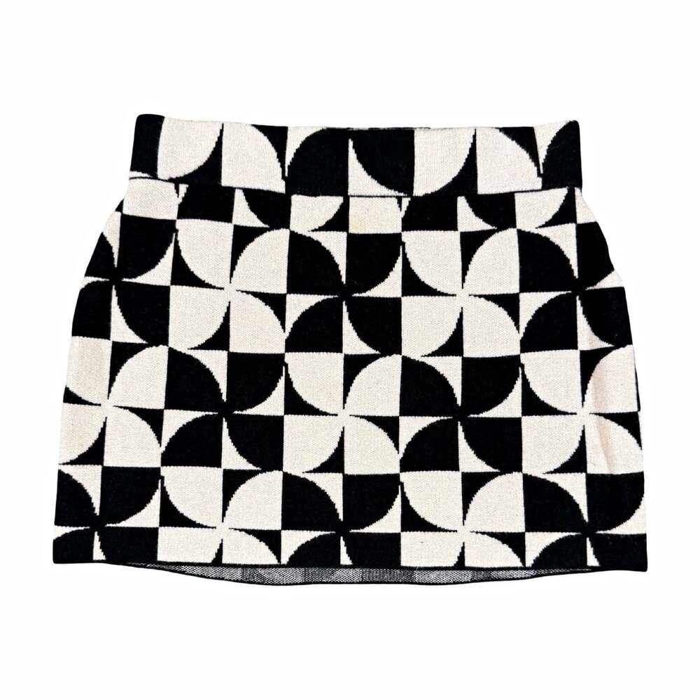 Show Me Your Mumu Womenโs Black White Geometric Knit Pull On Mini Skirt Size S